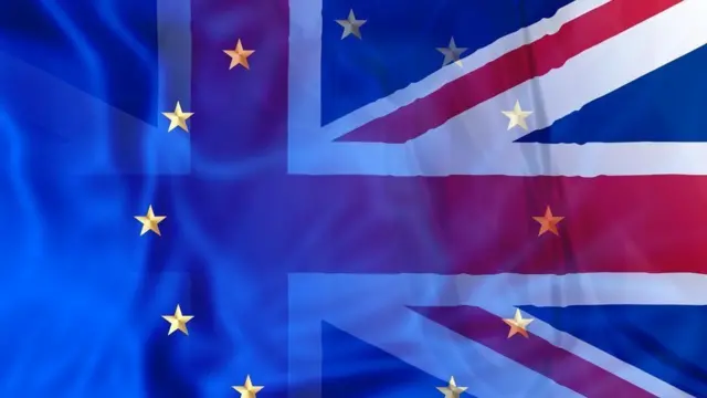 AB ve Birleşik Krallık bayrakları