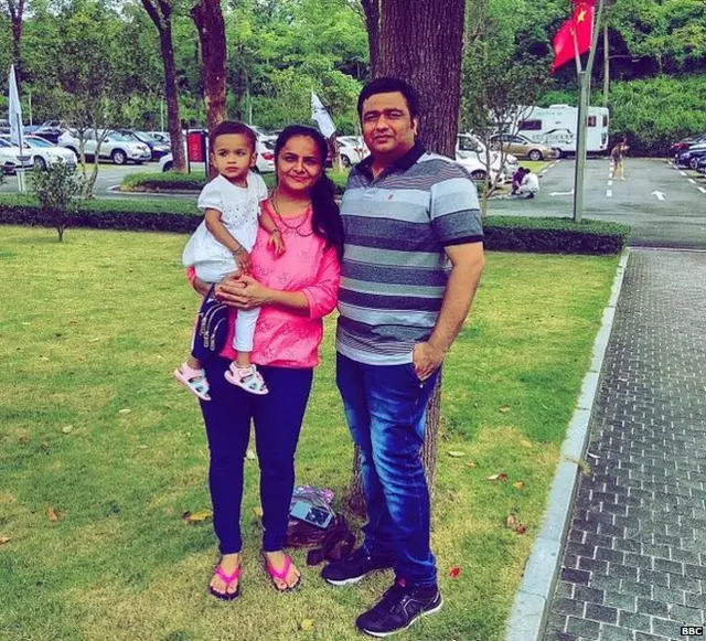 अपने परिवार के साथ मयूर गबानी