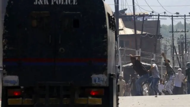 વિરોધ કરી રહેલા પ્રદર્શનકારીઓ