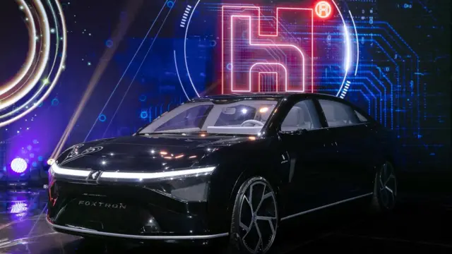 سدان فاکس‌کان با همکاری استودیوی ایتالیایی پینین‌فارینا طراحی شده است