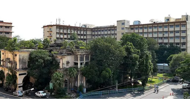 సచివాలయ భవనాలు