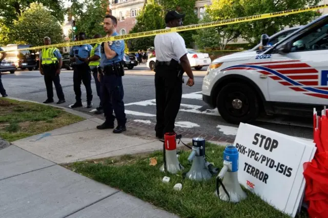 Police secure the street outside the Turkish embassy during a visit by President Recep Tayyip Erdogan on May 16, 2017 in Washington, DC.