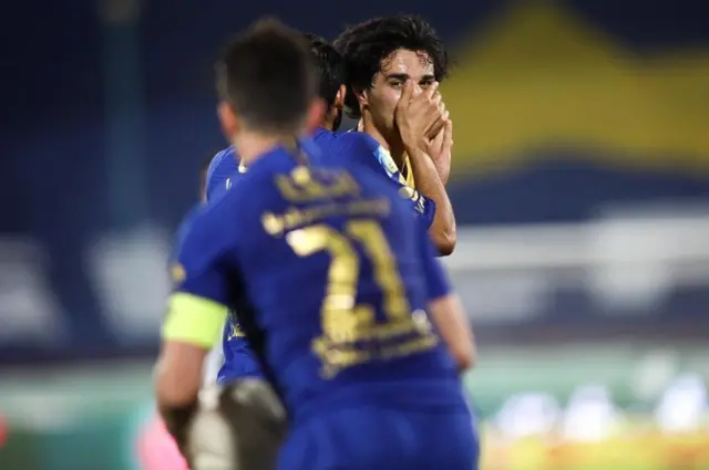 رویارویی دوباره امید نورافکن با تیم سابقش استقلال، اتفاقات جنجالی فراوانی را در پی داشت