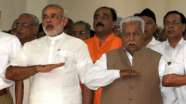 નરેન્દ્ર મોદી અને કેશુભાઈ પટેલ