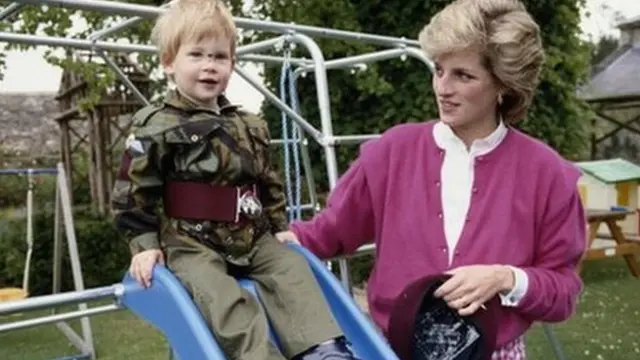 தாய் டயானாவின் இறப்பால் நிலைகுலைந்து போன இளவரசர் ஹாரி