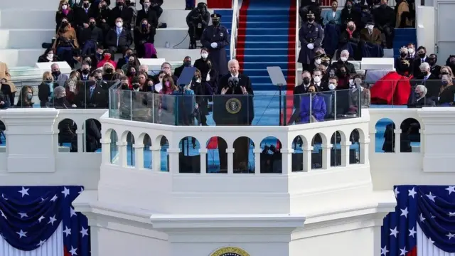 Le président Biden : "La démocratie est fragile, et à cette heure, mes amis, la démocratie l'a emporté"