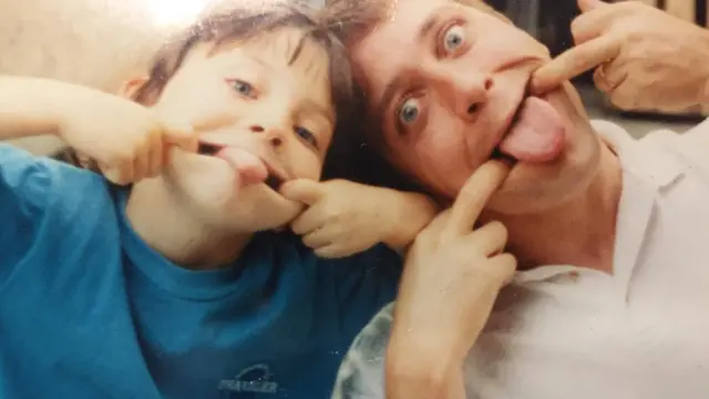 Sajmon Braun opisuje svoju ćerku kao „silu prirode"