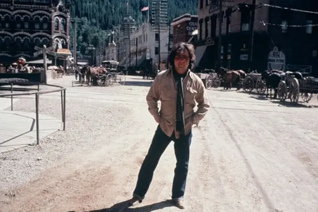 Michael Cimino en el set de La puerta del cielo