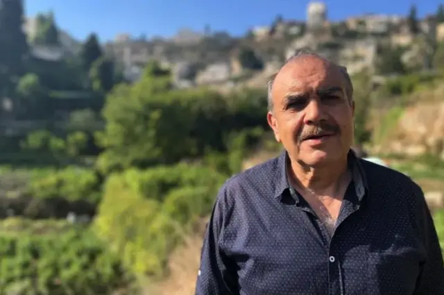 Ғассан Олян ерларининг бир қисми янги исроиллик келгиндилар маҳалласи учун тортиб олинган.