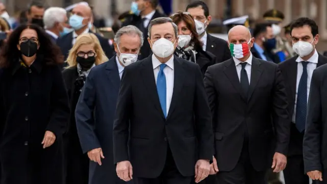 Премьер-министр Италии Марио Драги (в центре) и его правительство