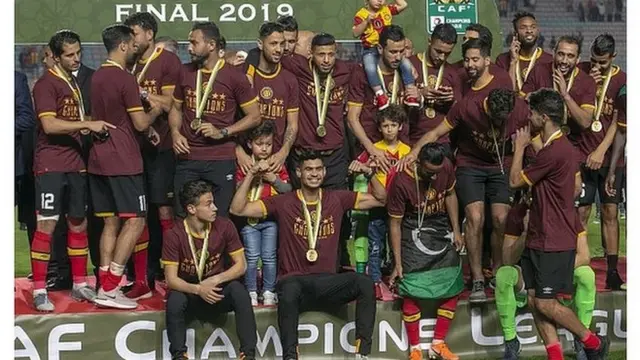 La CAF retire le trophée au Wydad Casablanca et le sanctionne à payer plusieurs millions de francs CFA.