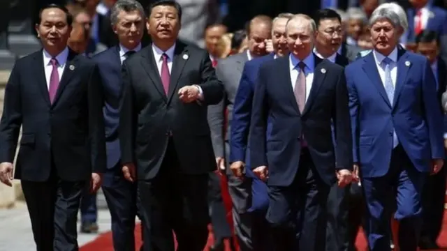 શી જિનપિંગ સાથે વ્લાદિમીર પુતિન