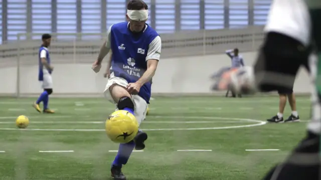 ఫుట్‌బాలర్