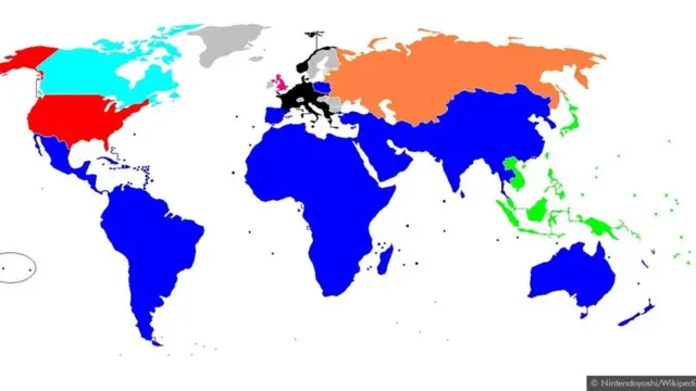 ஹேரி டர்ட்டில்டோவின் உலகப்போர் நாவல்களில் கூறப்பட்டுள்ள வேற்றுக்கிரக உயிரினங்களின் தாக்குதல் குறித்த பகுதிகள் நீல நிறத்தில் காட்டப் பட்டுள்ளன