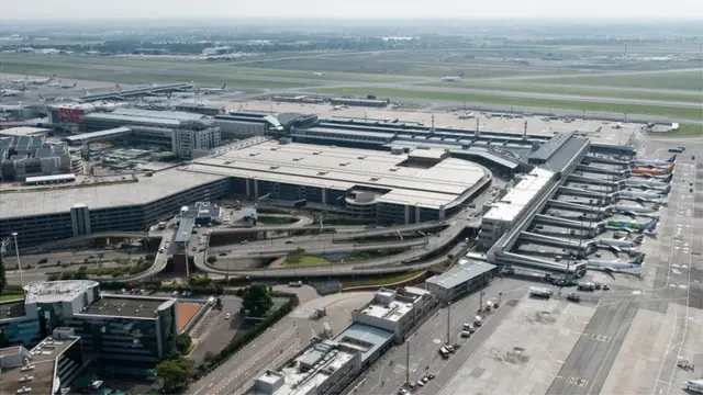 Papakọ ofurufu O R Tambo to wa ni Johannesburg, South Africa