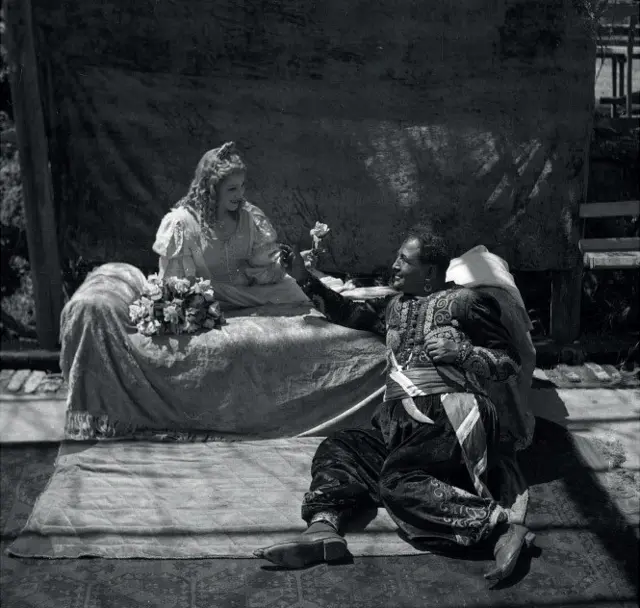 Отелло асаридан парча