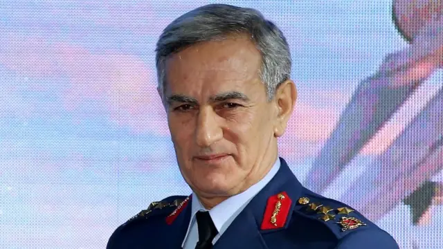 El exgeneral Gen Akin Ozturk es uno de los militares de alto rango acusado de traición, aunque negó las acusaciones de organizar el intento de golpe de estado.