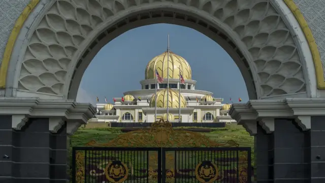 マレーシア王室は国王退位の理由を明らかにしなかった