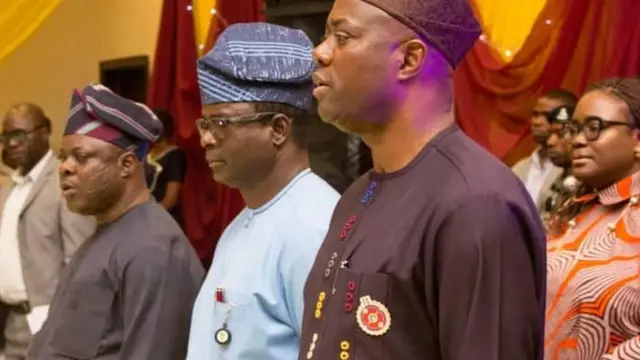 Gomina Seyi Makinde ati Kọmisana feto isuna, Adeniyi Farintọ pẹlu Kọmisana mii