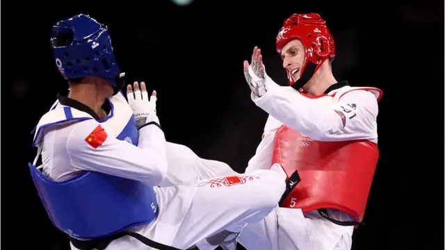 Владислав Ларин