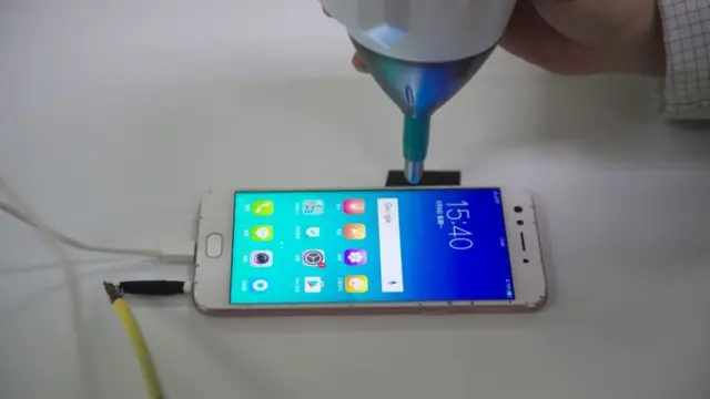 Samsung ve Oppo bu yıl itibarıyla Türkiye'de akıllı telefon üretimine başlıyor. Bu şirketleri çok sayıda Çinli üretici takip edecek. Peki bu şirketler akıllı telefon üretimi için neden Türkiye'yi tercih ediyor, bu durum telefon fiyatlarına nasıl yansır?