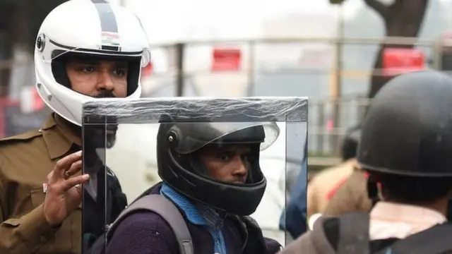 પ્રતીકાત્મક