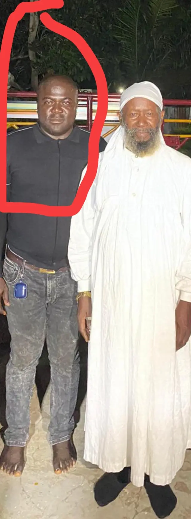 Aworan Adigun Oosa ati Guru Maharaji