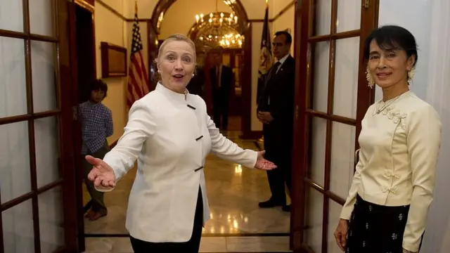 အတိုက်အခံဘဝတစ်လျှောက်လုံး နိုင်ငံတကာအသိုင်းအဝိုင်းရဲ့ ထောက်ခံမှုကို ရရှိခဲ့ပါတယ်။