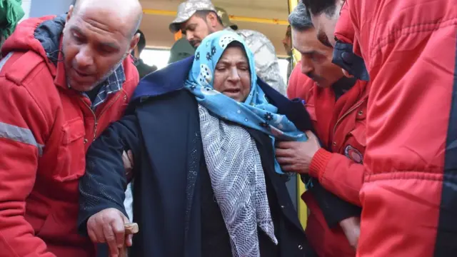 هم‌زمان چند صد نفر از جمله این زن، از دو شهر شیعه‌نشین تحت‌محاصره شورشی‌ها تخلیه شده‌اند. ۱۹ دسامبر ۲۰۱۶