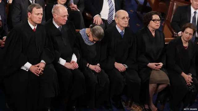 Momentoafiliado apostas esportivasque a juíza da Corte Suprema dos EUA Ruth Ginsburg dorme durante discursoafiliado apostas esportivasBarack Obamaafiliado apostas esportivas2015