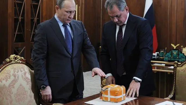 Самописець зі збитого літака показали президенту Володимиру Путіну