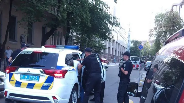 Поліція затримала чоловіка зі зброєю