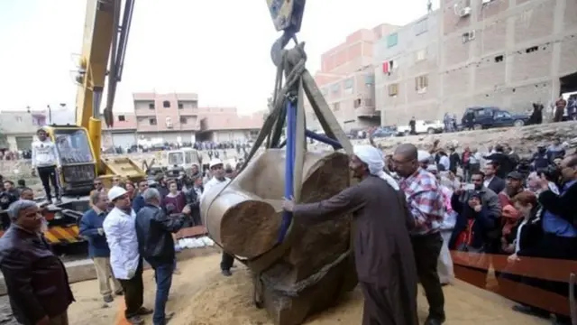 Mutanen da ke dago wani bangare na mutum-mutumin
