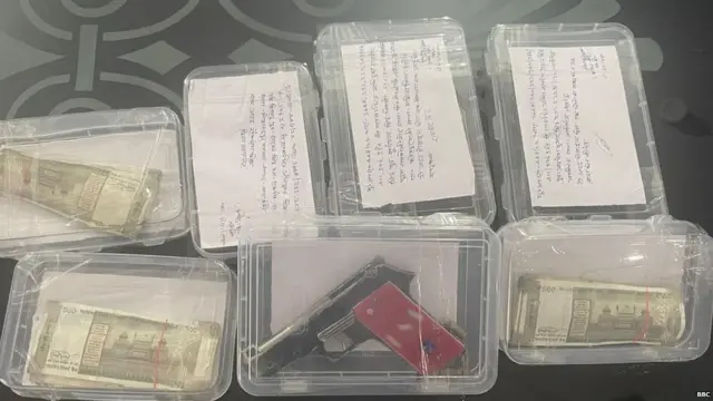 अपहरणकर्ताओं से बरामद सामान