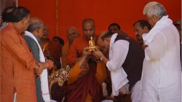 धम्म चेतना यात्रा में राजनाथ सिंह