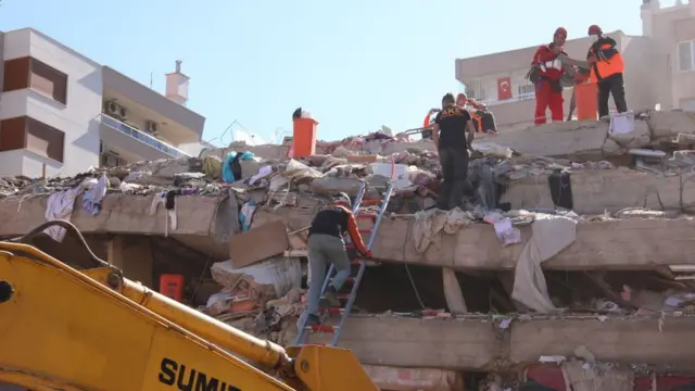 Землетрус у Туреччині та Греції: кількість жертв зросла до 27. Постраждалих - сотні