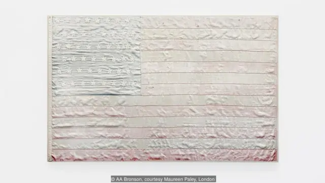 布朗森（AA Bronson）的白旗 #1 。