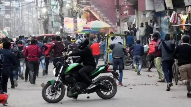 ఆర్ఆర్‌బీ-ఎన్‌టీపీసీ పరీక్షా ఫలితాలపై ఆగ్రహం వ్యక్తం చేస్తున్న విద్యార్థులు