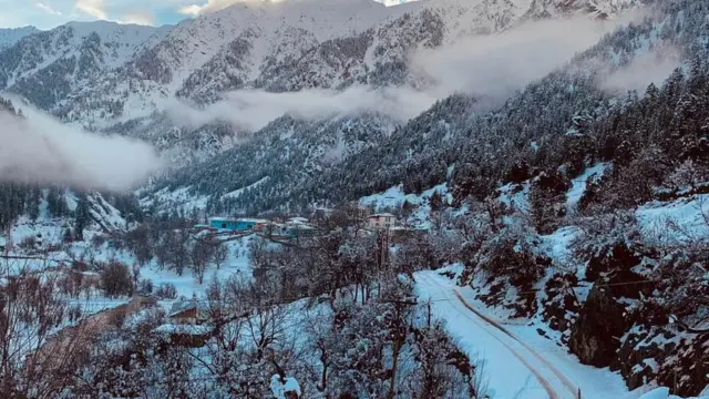 د پارون ماښام