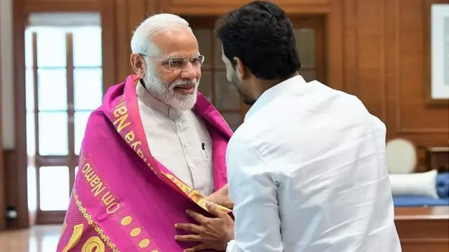 నరేంద్ర మోదీతో వైఎస్ జగన్