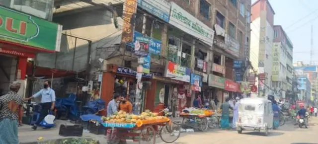 লকডাউনে ঢাকার রামপুরা এলাকার চিত্র।