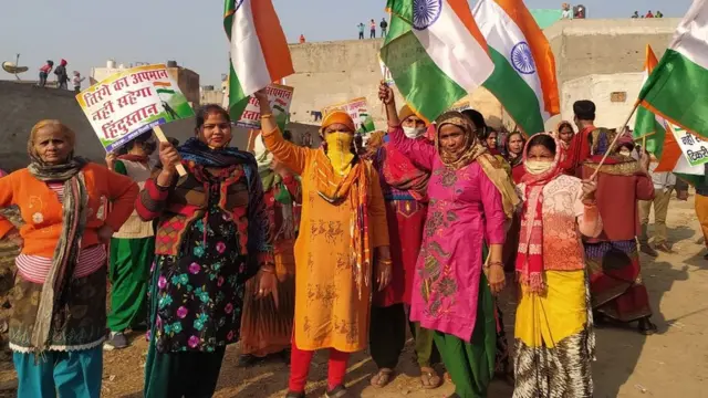 నిరసన తెలుపుతున్న మహిళలు
