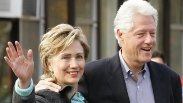 हिलेरी क्लिंटन और पूर्व राष्ट्रपति बिल क्लिंटन