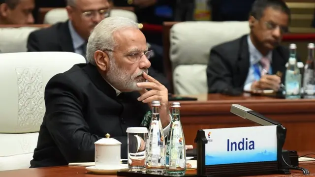 नरेंद्र मोदी