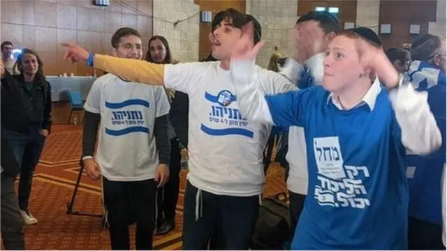 شادی حامیان نتانیاهو بعد از اعلام نتایج نظرسنجی