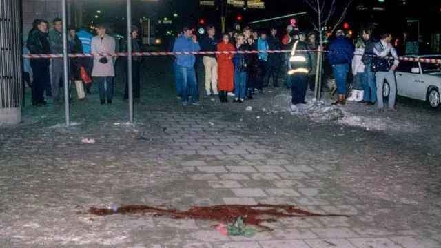 হত্যাকাণ্ডের পর রাস্তার সামান্য অংশ পুলিশ ঘিরে দিয়েছিল