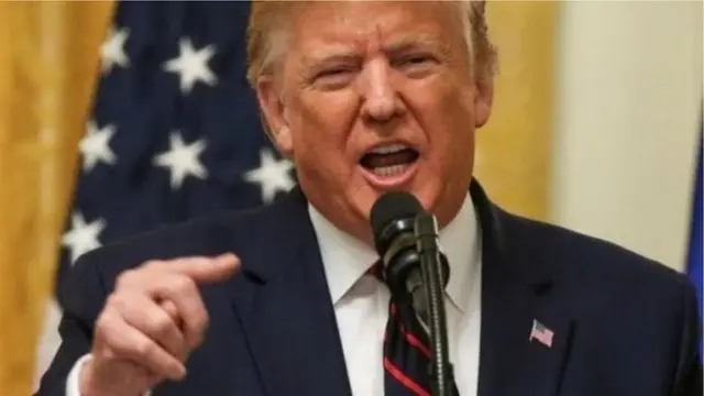 डोनाल्ड ट्रंप