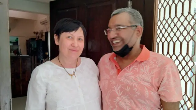 શરૂઆતનાં બે વર્ષ પવન અને સ્વેત્લાના અલગ-અલગ રહ્યાં. જોકે, તેમની વચ્ચેનો સંપર્ક જળવાઈ રહ્યો