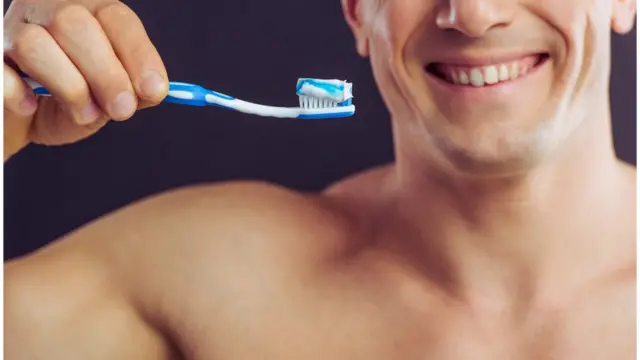 Uso excessivo de pastas de dente branqueadoras pode deixar dentes mais sensíveis