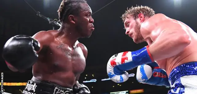 KSI golpea a Logan Paul